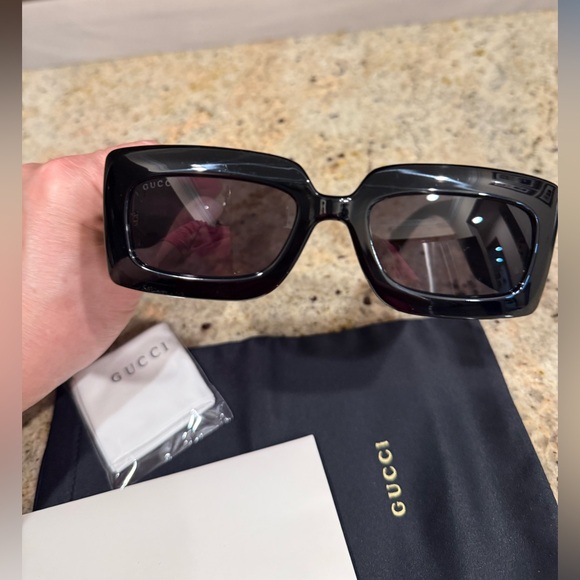 Gucci Glossy Black Sunglasses with Gold Accents - Picture 3 of 8
